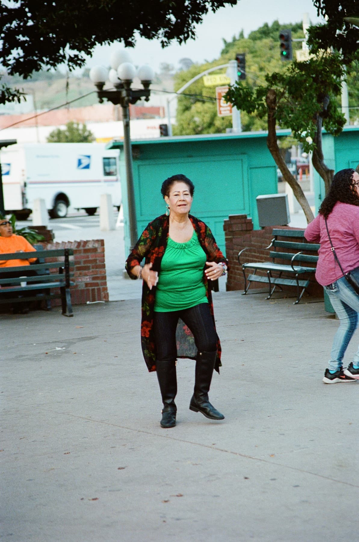 Valley Girls — frame 04